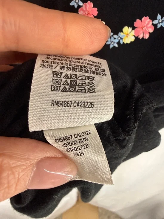 PINK Victoria’s Secret Love Heart Floral Logo Tee Shirt Top - XS - Black - Picture 5 of 10